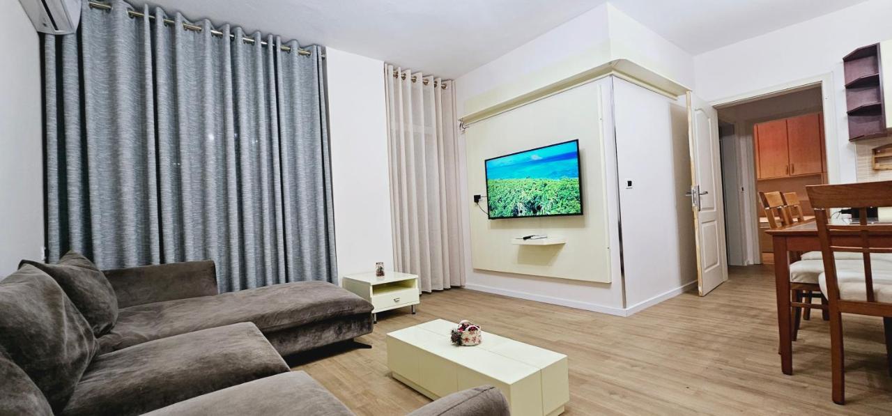 Discover Tirana From Our 3-Room Apartment With Free Parking-Komuna E Parisit Exterior foto