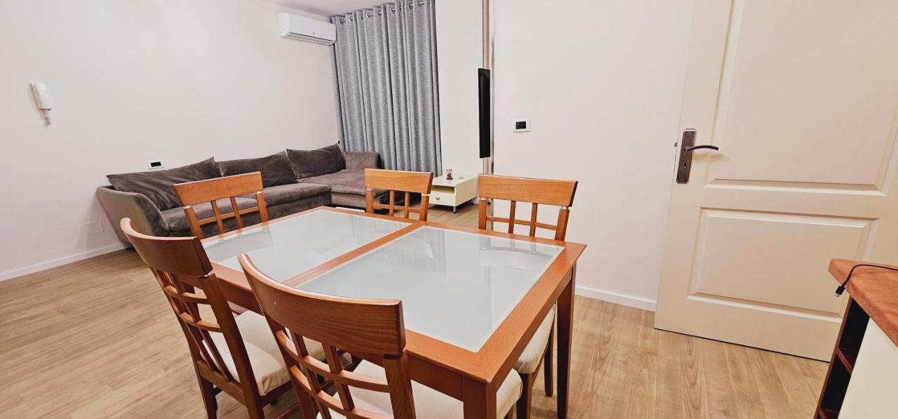 Discover Tirana From Our 3-Room Apartment With Free Parking-Komuna E Parisit Exterior foto